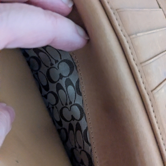 Coach Billfold - Picture 6 of 8